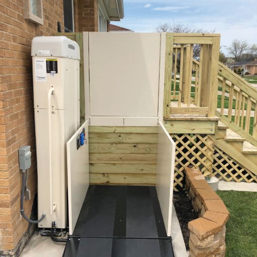 Harmar Residential and ADA Commercial Wheelchair elevator lift for mobile home porch